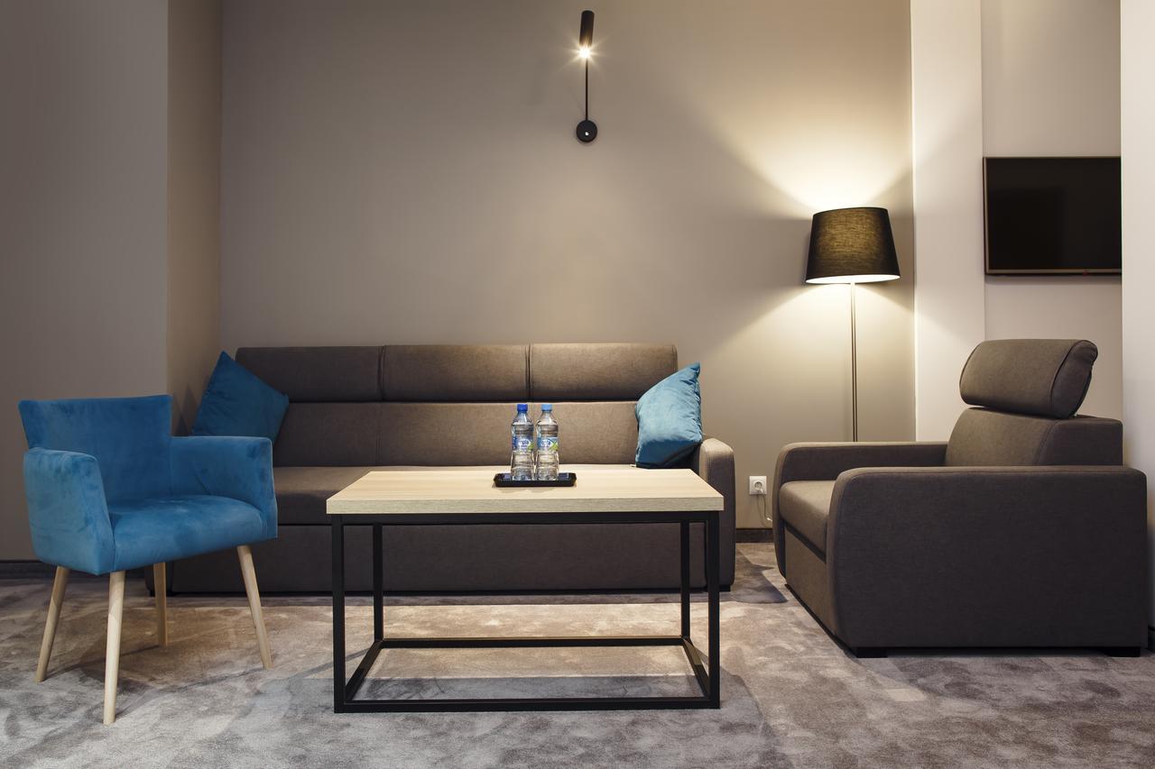 Czarny Staw Hotel Aleksandrów Łódzki Eksteriør billede
