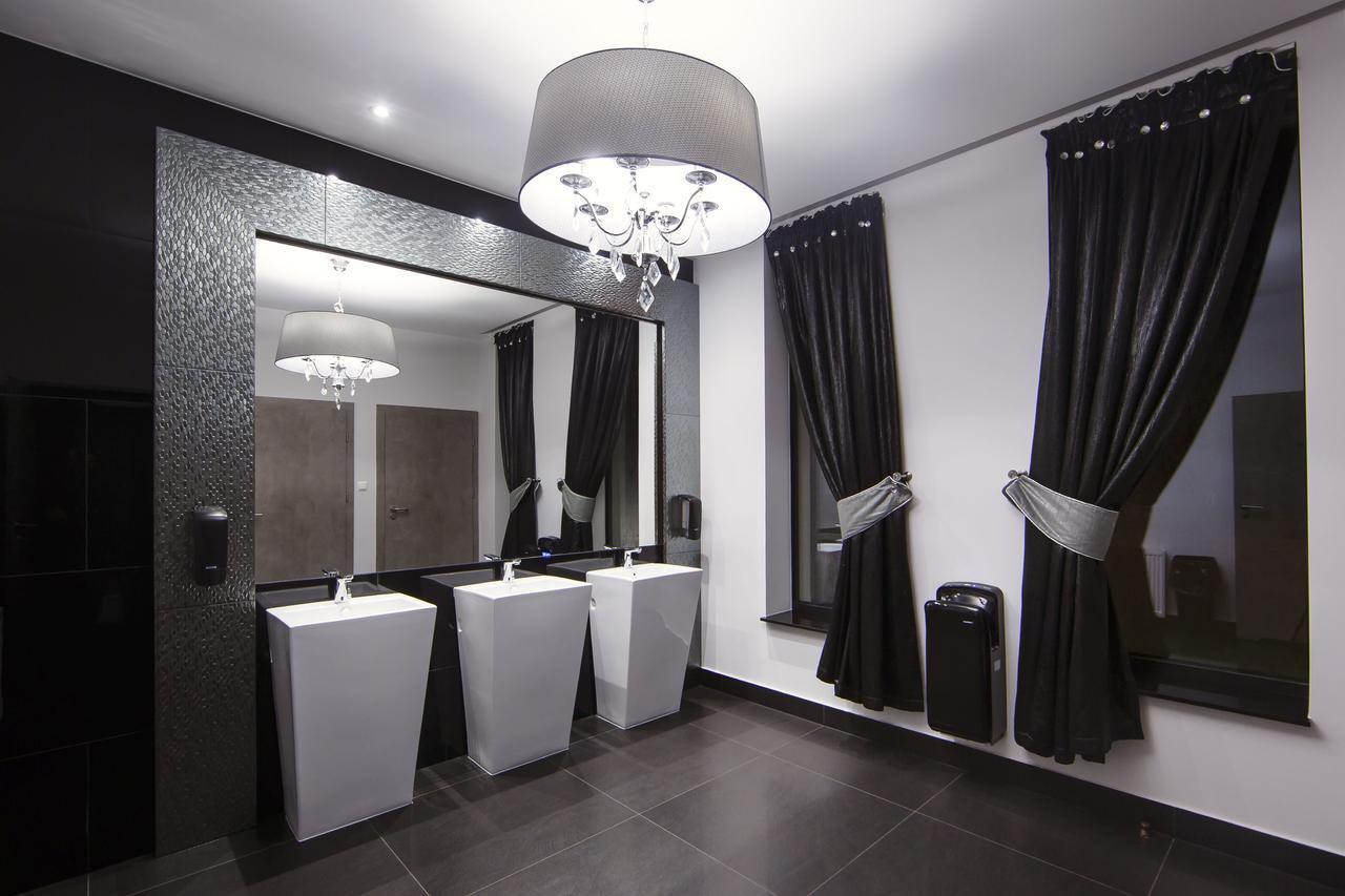 Czarny Staw Hotel Aleksandrów Łódzki Eksteriør billede